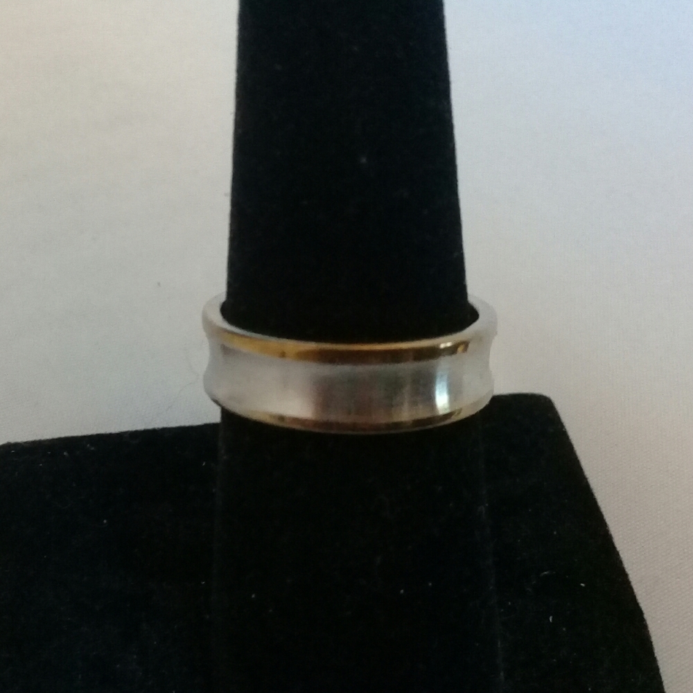 Vintage antique gold with silver stripe ring siz 8